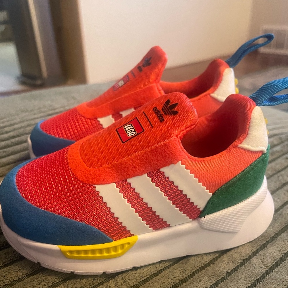 NWOT infant adidas x lego sneaker size 4K
